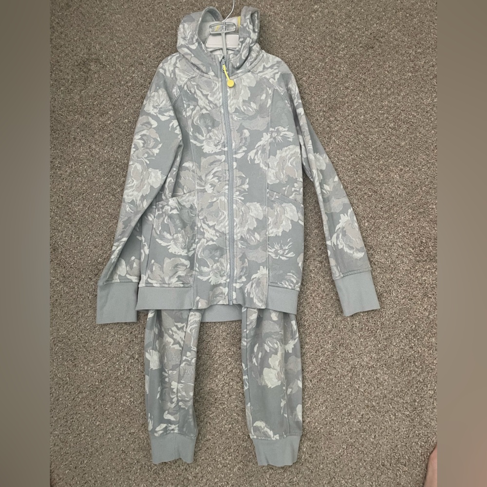 All in motion girls sweatpants and sweatshirt matching set
